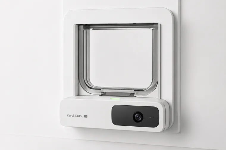 ZeroMOUSE 2.0 als redaktionelle Produktdarstellung an einer Katzenklappe